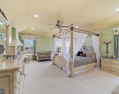 537 Riggs Avenue - Photo Thumbnail 17