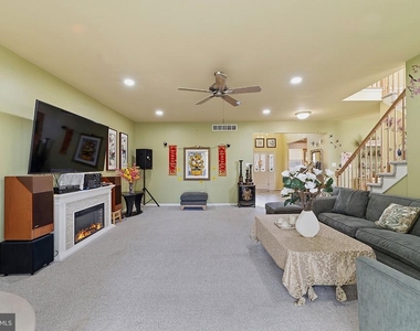 537 Riggs Avenue - Photo Thumbnail 10