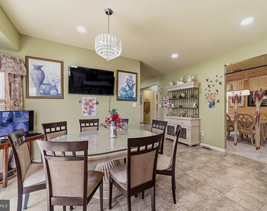 537 Riggs Avenue - Photo Thumbnail 8