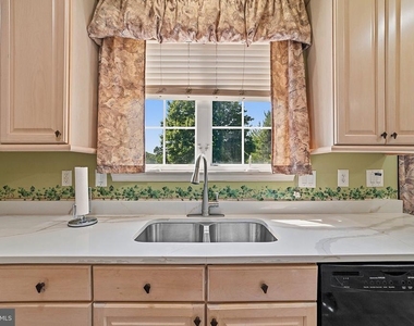 537 Riggs Avenue - Photo Thumbnail 5