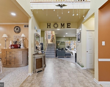 537 Riggs Avenue - Photo Thumbnail 2