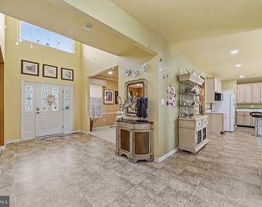 537 Riggs Avenue - Photo Thumbnail 3