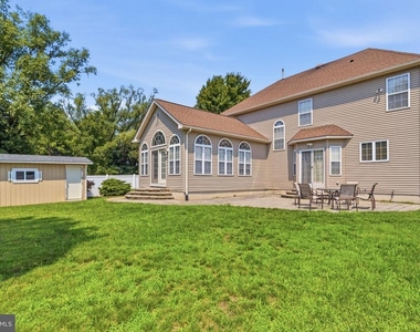 537 Riggs Avenue - Photo Thumbnail 30