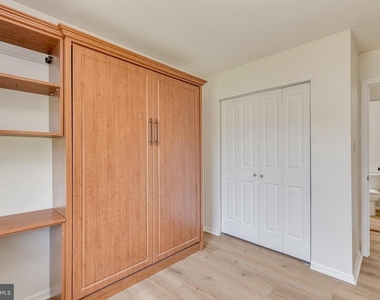 3704 Fenwick Lane - Photo Thumbnail 27