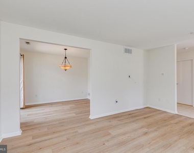 3704 Fenwick Lane - Photo Thumbnail 8