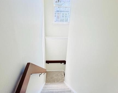 3704 Fenwick Lane - Photo Thumbnail 18
