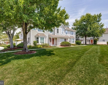3704 Fenwick Lane - Photo Thumbnail 3