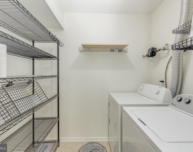 3704 Fenwick Lane - Photo Thumbnail 17