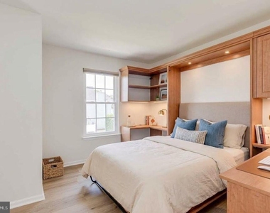 3704 Fenwick Lane - Photo Thumbnail 26