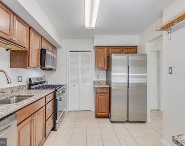 3704 Fenwick Lane - Photo Thumbnail 13