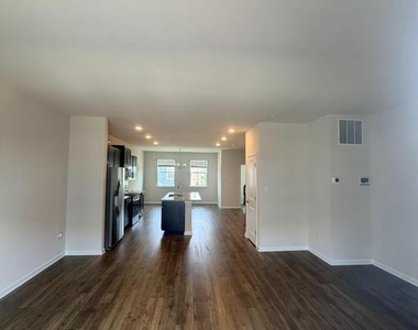 6504 Bullrush Court - Photo Thumbnail 8