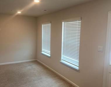 6504 Bullrush Court - Photo Thumbnail 7