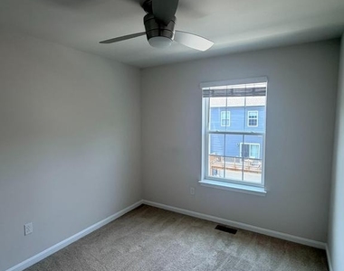 6504 Bullrush Court - Photo Thumbnail 23