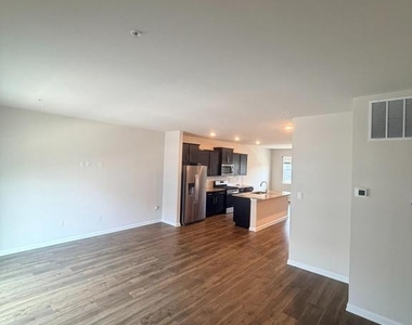 6504 Bullrush Court - Photo Thumbnail 5