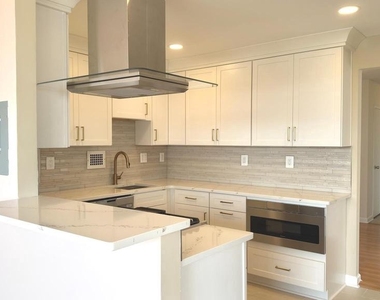 4515 Willard Avenue - Photo Thumbnail 11
