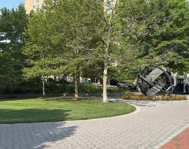 4515 Willard Avenue - Photo Thumbnail 42