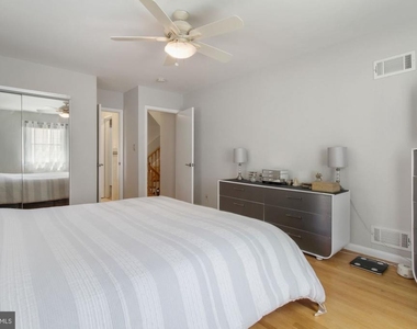 9504 Wadsworth Drive - Photo Thumbnail 20