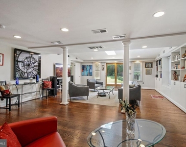 9504 Wadsworth Drive - Photo Thumbnail 32
