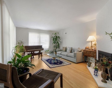 9504 Wadsworth Drive - Photo Thumbnail 7
