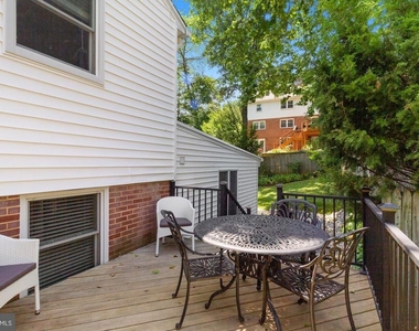 9504 Wadsworth Drive - Photo Thumbnail 16