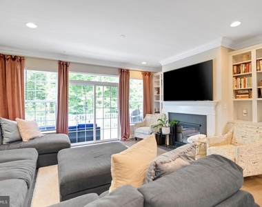392 Buckeye Circle - Photo Thumbnail 8