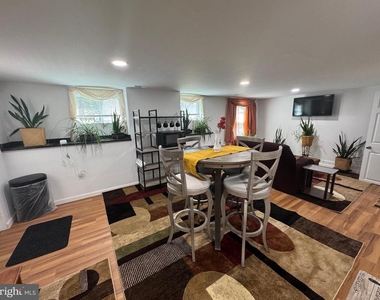 8612 Creek Court - Photo Thumbnail 5