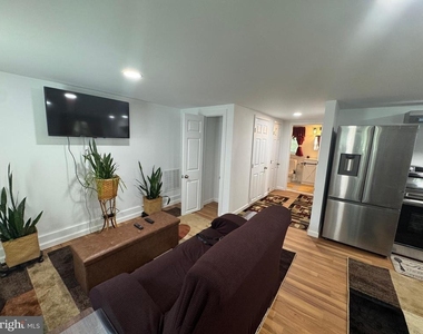 8612 Creek Court - Photo Thumbnail 6