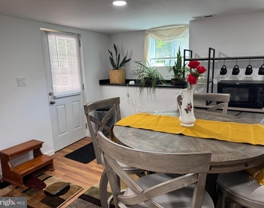 8612 Creek Court - Photo Thumbnail 25