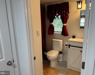 8612 Creek Court - Photo Thumbnail 8