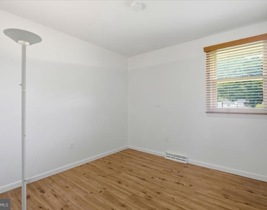 1447 Knight Avenue - Photo Thumbnail 11