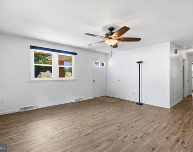 1447 Knight Avenue - Photo Thumbnail 3