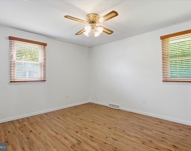 1447 Knight Avenue - Photo Thumbnail 9