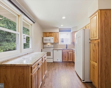 1447 Knight Avenue - Photo Thumbnail 4