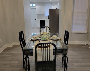 2745 W Mosher Street - Photo Thumbnail 7