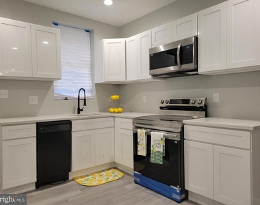 2745 W Mosher Street - Photo Thumbnail 9