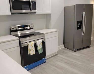 2745 W Mosher Street - Photo Thumbnail 10