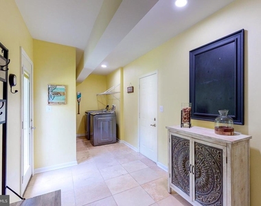 5630 Buccaneer Court - Photo Thumbnail 17