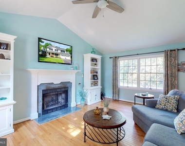 5630 Buccaneer Court - Photo Thumbnail 9