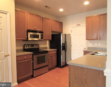 206 W Bourne Way - Photo Thumbnail 8