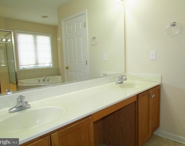 206 W Bourne Way - Photo Thumbnail 12