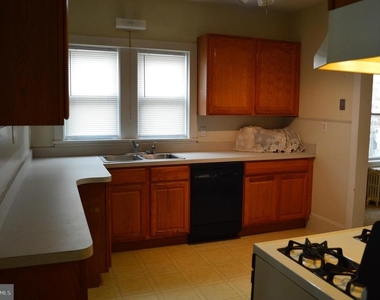 121 Broad Street - Photo Thumbnail 3