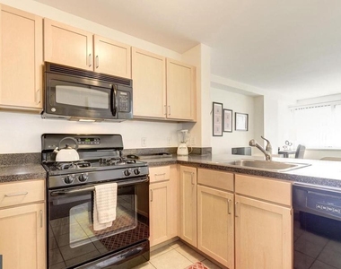 800 4th Street Sw - Photo Thumbnail 2