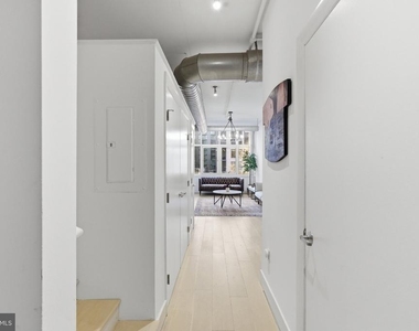 811 4th Street Nw - Photo Thumbnail 4