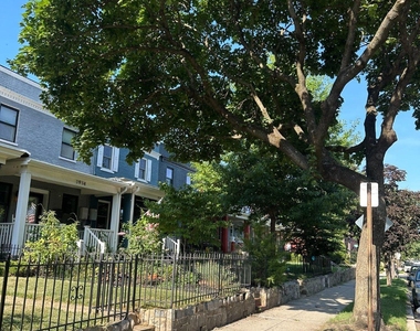 1914 D Street Ne - Photo Thumbnail 25