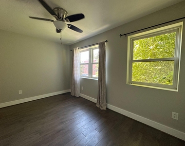 1914 D Street Ne - Photo Thumbnail 12