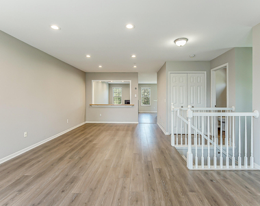 2865 Barclay Way - Photo Thumbnail 5