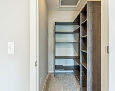 2865 Barclay Way - Photo Thumbnail 36
