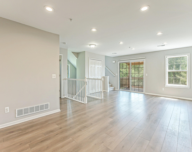 2865 Barclay Way - Photo Thumbnail 7
