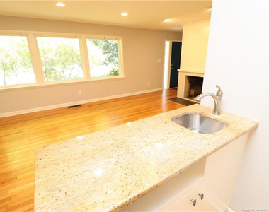 1009 Dogwood Lane - Photo Thumbnail 6