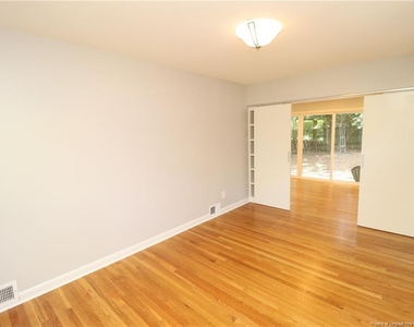1009 Dogwood Lane - Photo Thumbnail 13